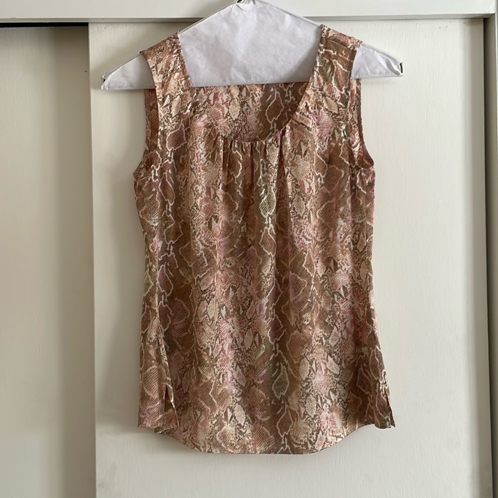 Chico’s size 0 pink & tan snakeskin print tank